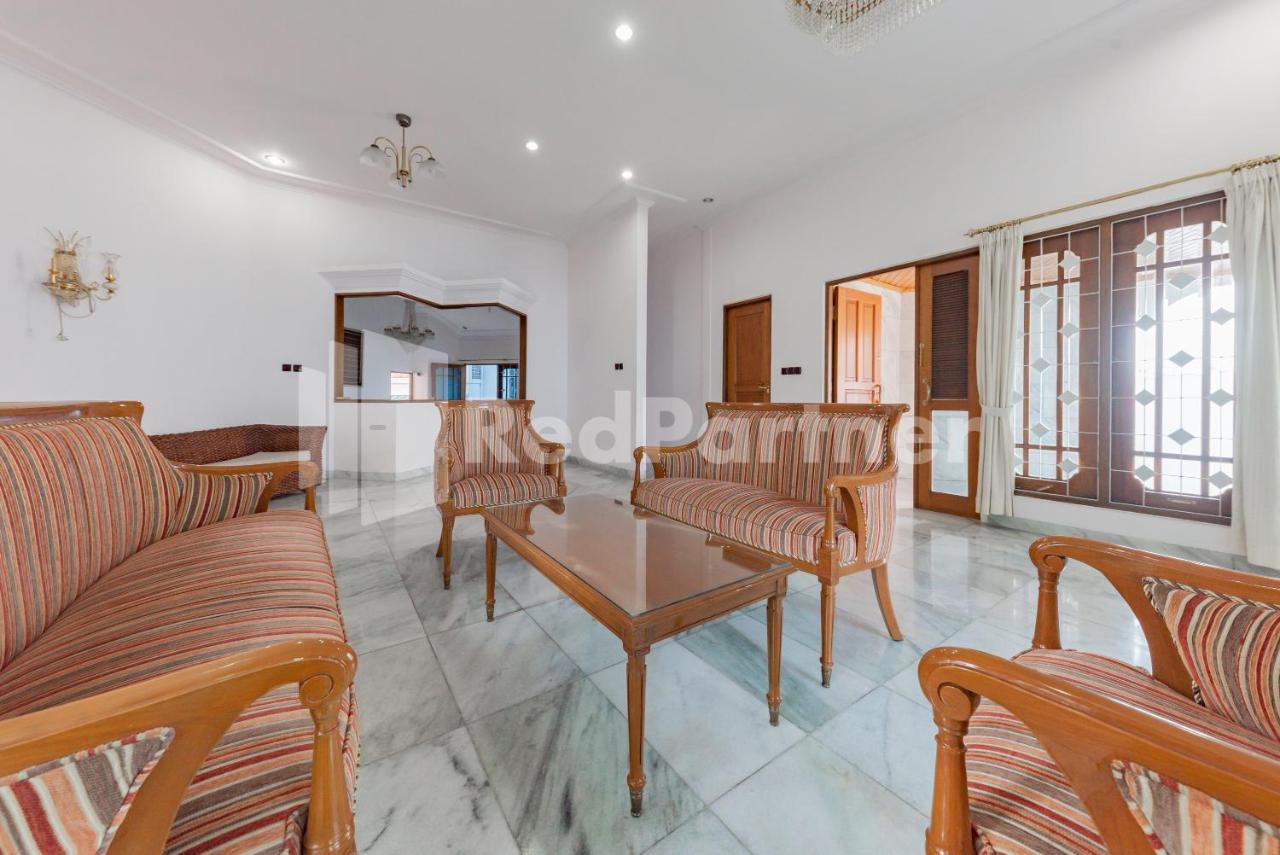 Biru Homestay Bandung Mitra Reddoorz Экстерьер фото