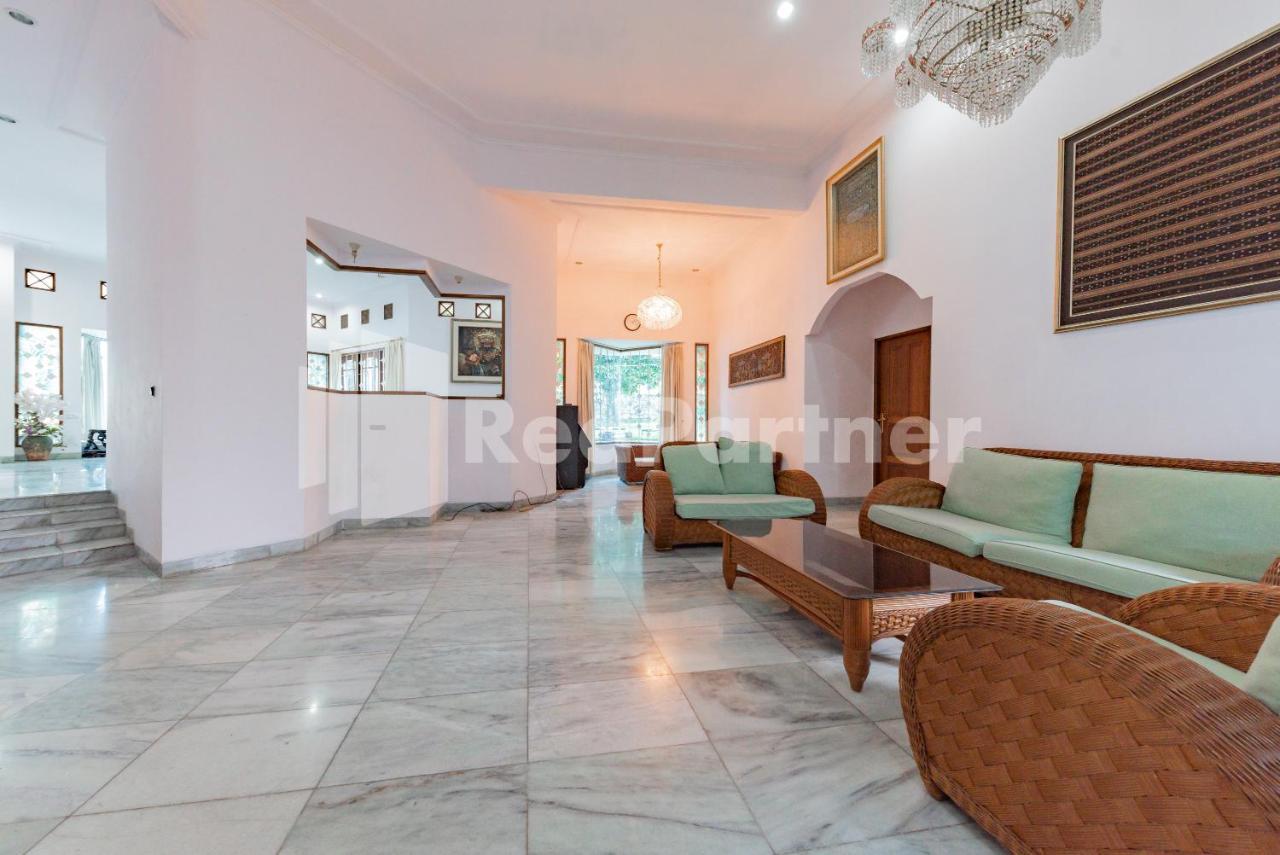 Biru Homestay Bandung Mitra Reddoorz Экстерьер фото
