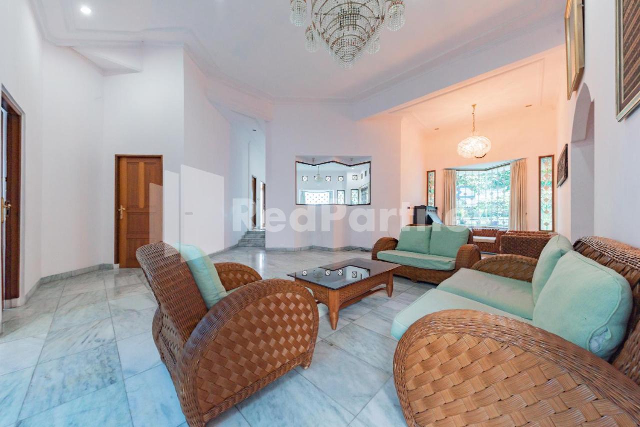 Biru Homestay Bandung Mitra Reddoorz Экстерьер фото